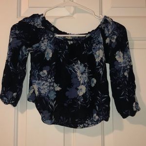 Off the shoulder floral Hollister top size: xs